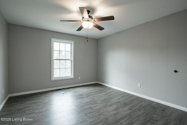 241 Woodview Dr, Brandenburg, KY 40108