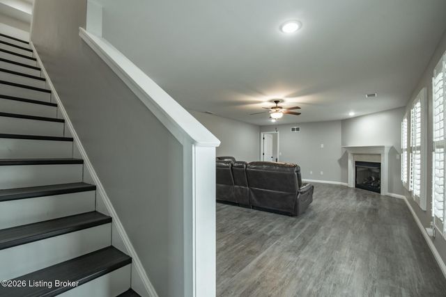 241 Woodview Dr, Brandenburg, KY 40108