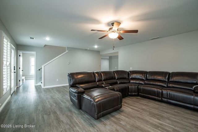 241 Woodview Dr, Brandenburg, KY 40108