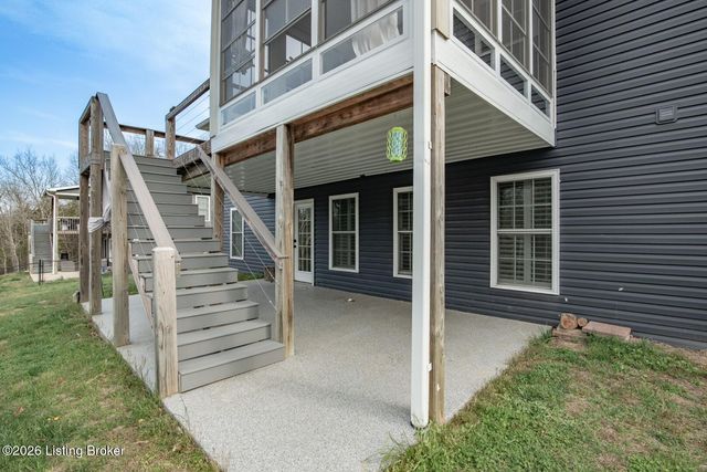 241 Woodview Dr, Brandenburg, KY 40108