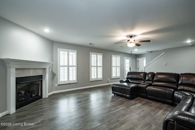 241 Woodview Dr, Brandenburg, KY 40108