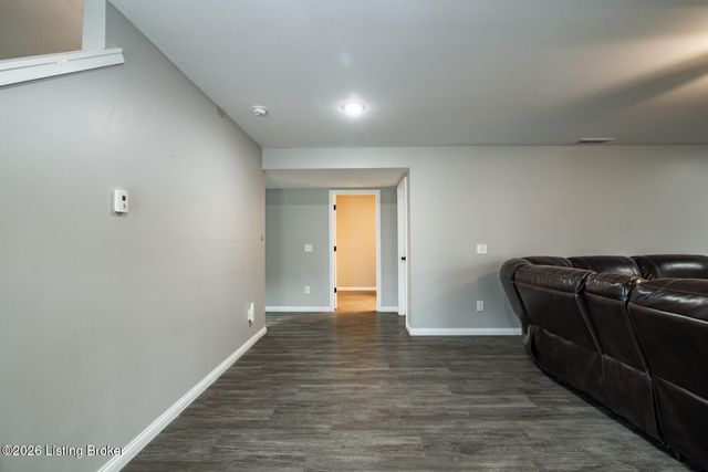 241 Woodview Dr, Brandenburg, KY 40108