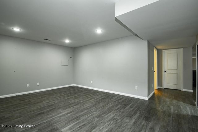 241 Woodview Dr, Brandenburg, KY 40108