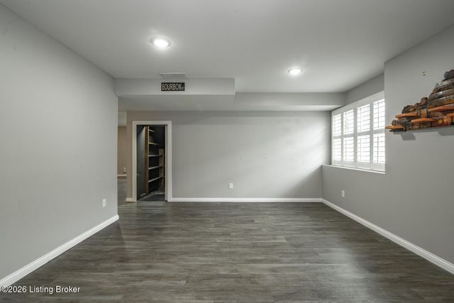 241 Woodview Dr, Brandenburg, KY 40108