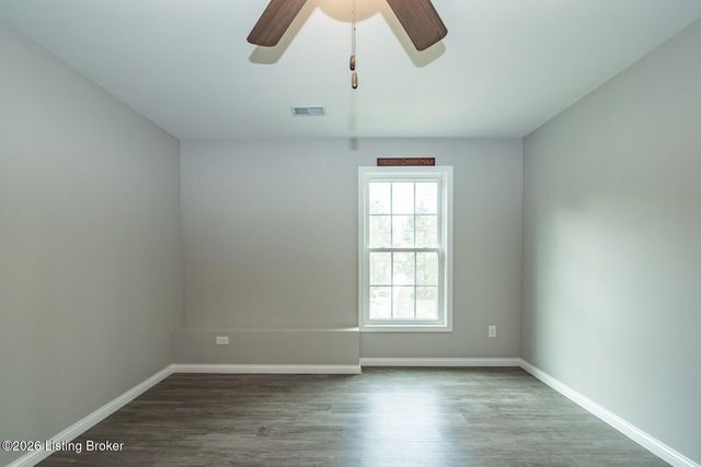 241 Woodview Dr, Brandenburg, KY 40108