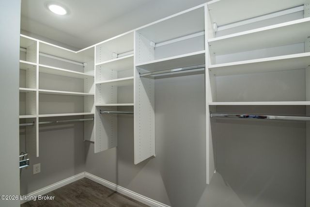 241 Woodview Dr, Brandenburg, KY 40108