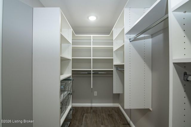 241 Woodview Dr, Brandenburg, KY 40108