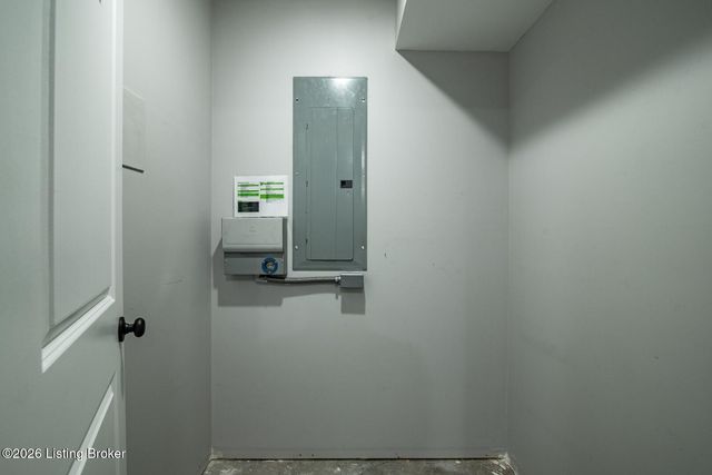 241 Woodview Dr, Brandenburg, KY 40108