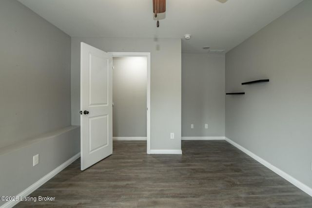 241 Woodview Dr, Brandenburg, KY 40108