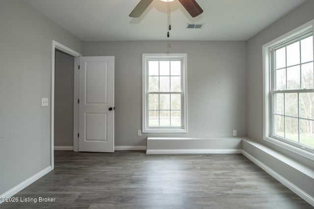 241 Woodview Dr, Brandenburg, KY 40108