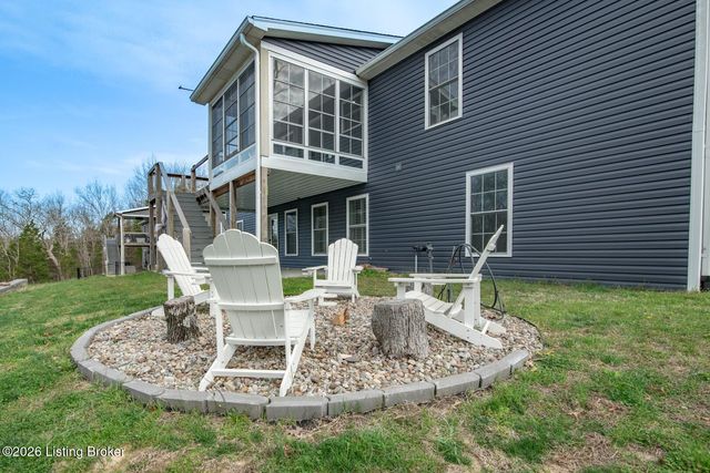 241 Woodview Dr, Brandenburg, KY 40108