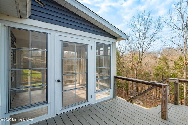 241 Woodview Dr, Brandenburg, KY 40108