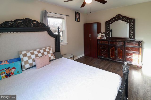 690 CARBON AVE, Harrisburg, PA 17111