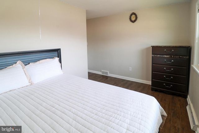 690 CARBON AVE, Harrisburg, PA 17111