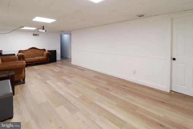 690 CARBON AVE, Harrisburg, PA 17111