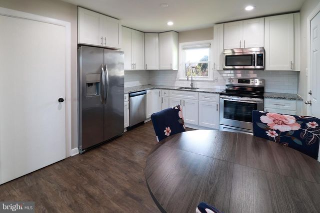 690 CARBON AVE, Harrisburg, PA 17111