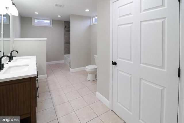 690 CARBON AVE, Harrisburg, PA 17111