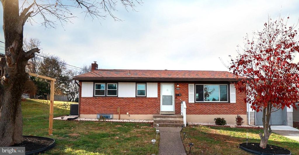 690 CARBON AVE, Harrisburg, PA 17111