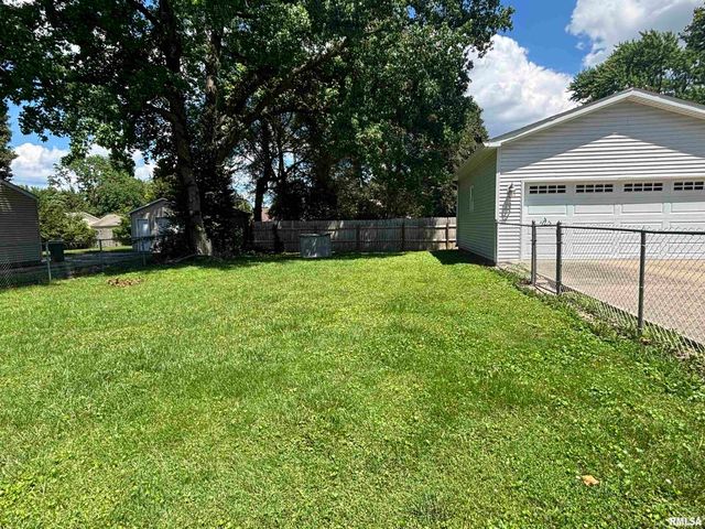 1905 CALHOUN Avenue, Springfield, IL 62702