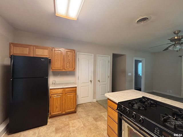 1905 CALHOUN Avenue, Springfield, IL 62702