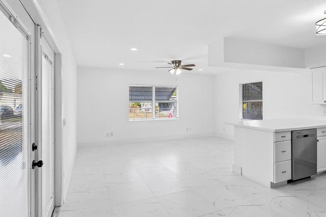 1214 Peak Rd, Lantana, FL 33462