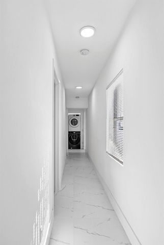 1214 Peak Rd, Lantana, FL 33462