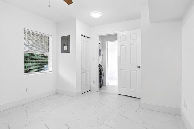 1214 Peak Rd, Lantana, FL 33462