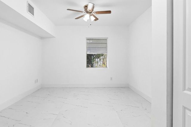 1214 Peak Rd, Lantana, FL 33462