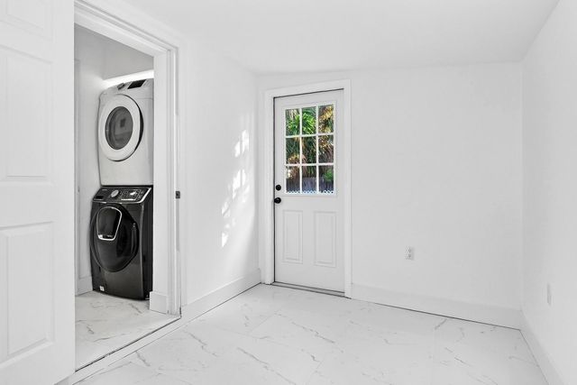 1214 Peak Rd, Lantana, FL 33462