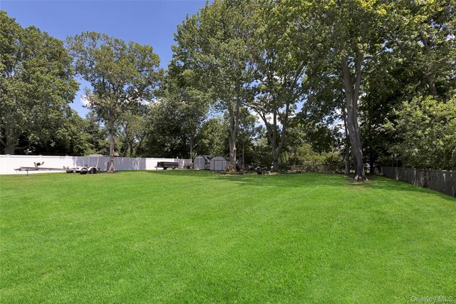 61 Yale Avenue, Oakdale, NY 11769