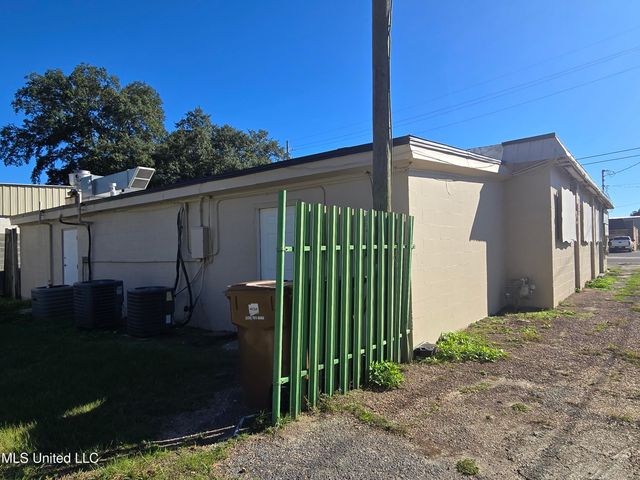 1178 Judge Sekul Avenue, Biloxi, MS 39530