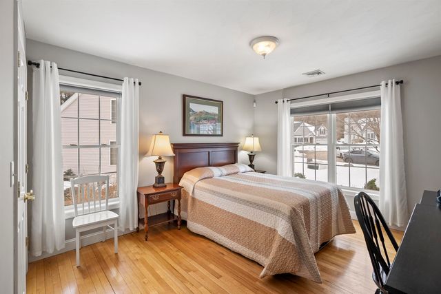 17 Canterbury Court, Salem, NH 03079