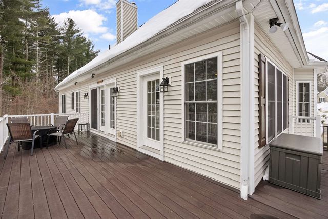 17 Canterbury Court, Salem, NH 03079