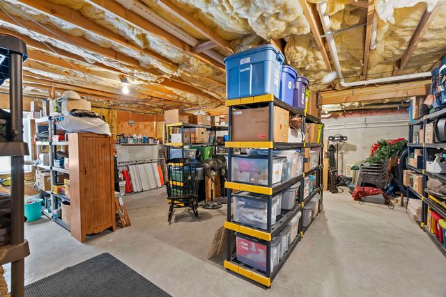 17 Canterbury Court, Salem, NH 03079