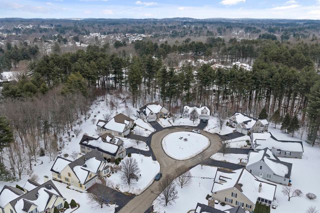 17 Canterbury Court, Salem, NH 03079