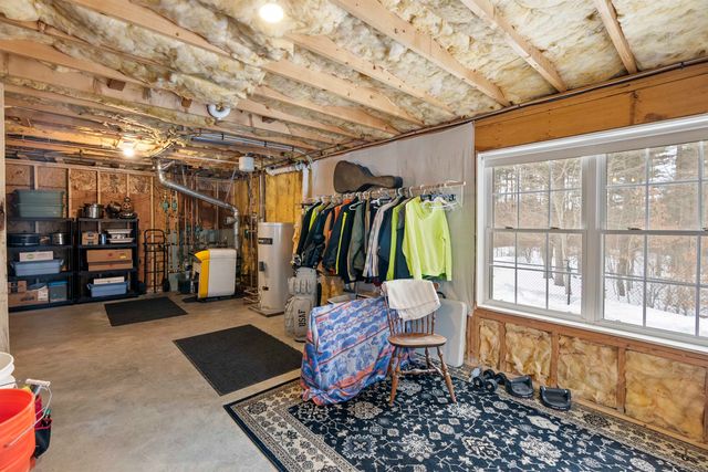 17 Canterbury Court, Salem, NH 03079