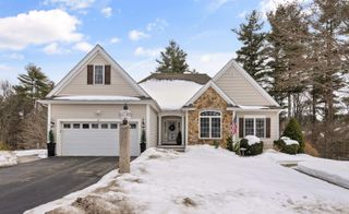 17 Canterbury Court, Salem, NH 03079