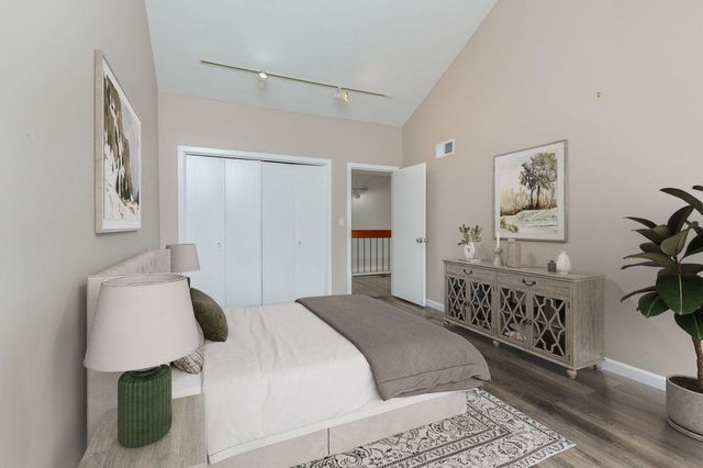 5 Tsienneto Rd Unit 92, Derry, NH 03038