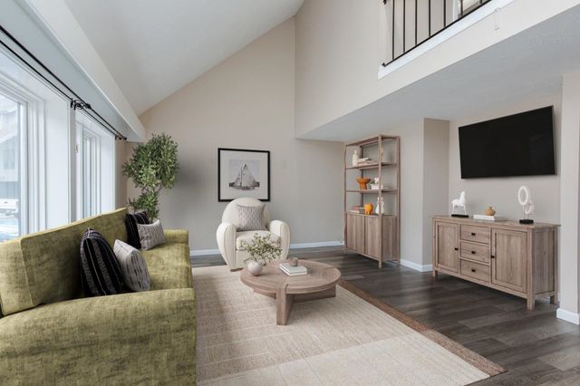 5 Tsienneto Rd Unit 92, Derry, NH 03038