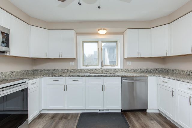 5 Tsienneto Rd Unit 92, Derry, NH 03038
