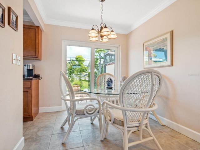 2153 PUEBLO CIRCLE V14, Sarasota, FL 34231