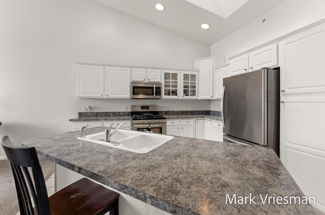 2411 Lake Avenue 36, Muskegon, MI 49445