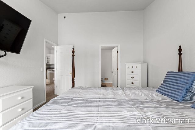 2411 Lake Avenue 36, Muskegon, MI 49445