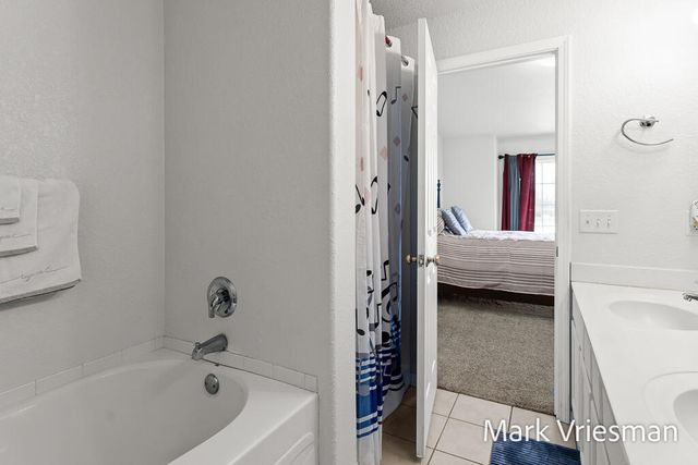 2411 Lake Avenue 36, Muskegon, MI 49445