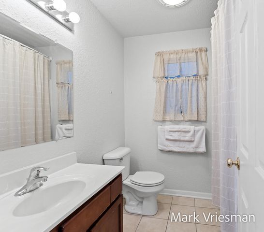 2411 Lake Avenue 36, Muskegon, MI 49445