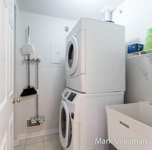 2411 Lake Avenue 36, Muskegon, MI 49445