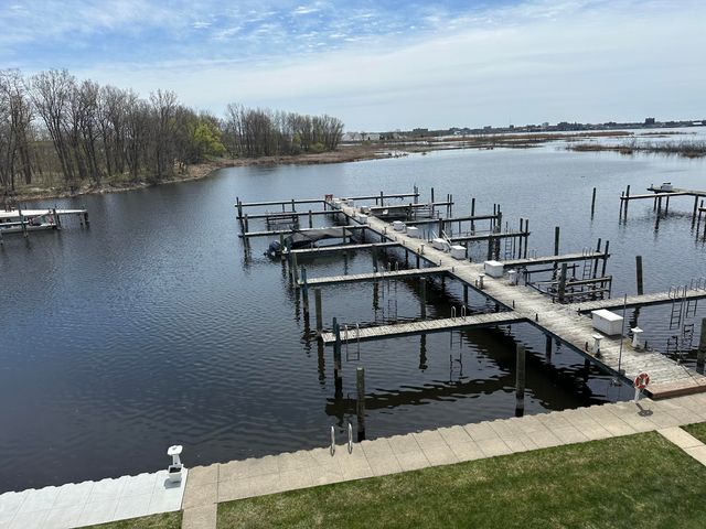 2411 Lake Avenue 36, Muskegon, MI 49445