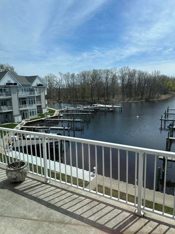 2411 Lake Avenue 36, Muskegon, MI 49445