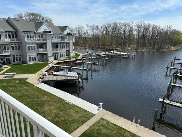 2411 Lake Avenue 36, Muskegon, MI 49445