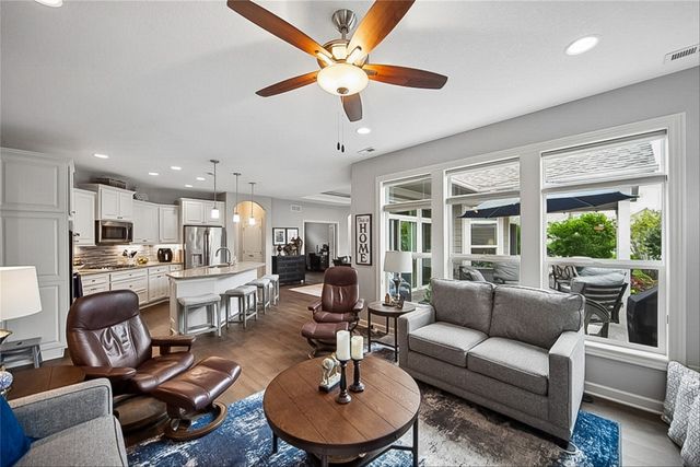 3813 NW Linwood Lane, Ankeny, IA 50023